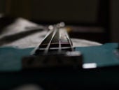 Basgitaar afstellen voor beginners